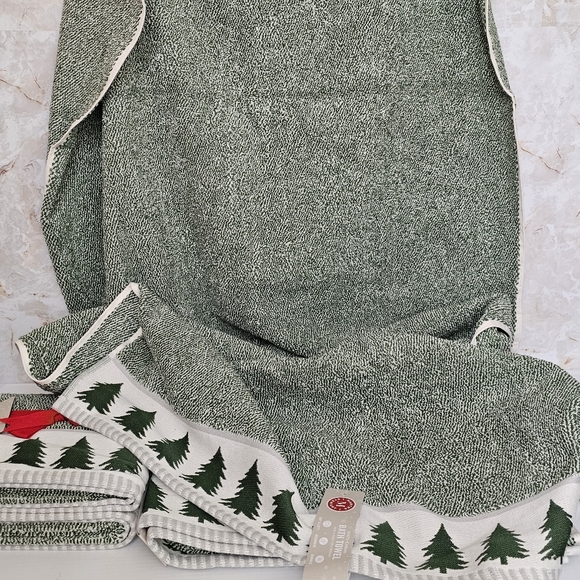 Martha Stewart Pine Tree Towels - Picture 4 of 14